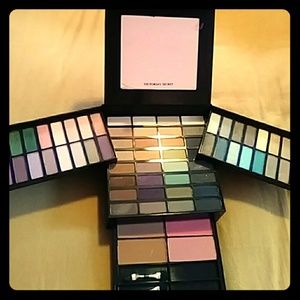 Victoria Secret Make up set